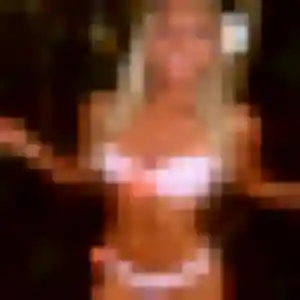 Christine, fille de 20 ans propose rencontre adulte à Aurec-sur-Loire