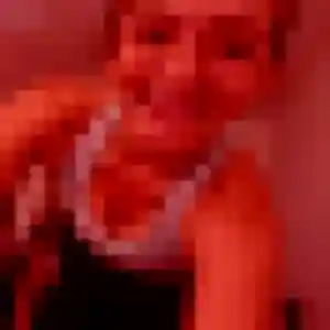 Whitney (20 ans) à Beaugency attend une rencontre ce soir
