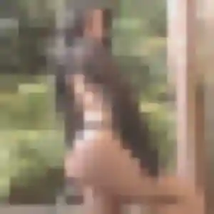 Karen, 23 ans, connectée à Couëron pour un rencontre adulte
