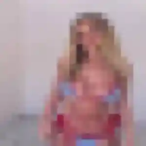 Anna (23 ans) à Dourges propose un rencontre adulte aujourd'hui