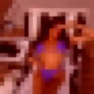 Découvre Ornella, 22 ans à Hendaye en privé