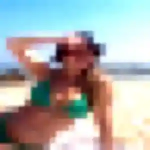 Henriette, 35 ans, en ligne à Jouy-en-Josas pour une rencontre coquine