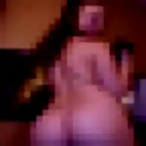 Djamila, femme de 32 ans propose rencontre adulte à La Celle-Saint-Cloud
