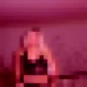 Hilary, 21 ans, en ligne à Le Cannet pour un rencontre adulte
