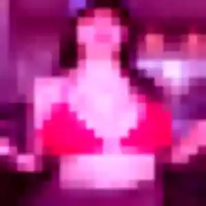 Emma, 26 ans, en ligne à Oyonnax pour un rencontre adulte
