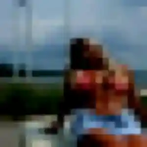 Erika, 32 ans, connectée à Roquefort-les-Pins pour une rencontre coquine