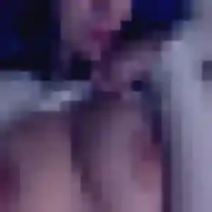 Elvire, 45 ans, connectée à Saint-Gervais-les-Bains pour une rencontre coquine