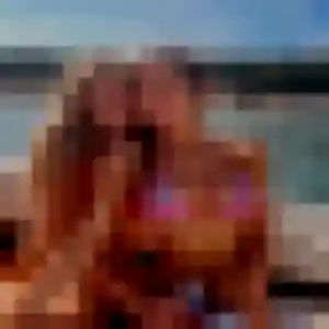 Clarisse, 26 ans, connectée à Saint-Ouen-sur-Seine pour un rencontre adulte