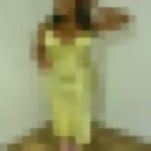 Claire, 20 ans, connectée à Saint-Privat-des-Vieux pour un rencontre adulte