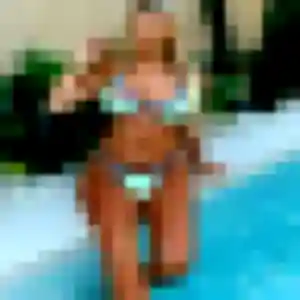 Zephyrine, 21 ans, en ligne à Saint-Victoret pour un rencontre adulte