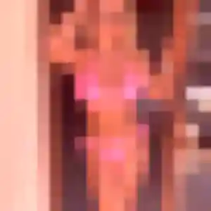 Lina, 25 ans, cherche un rencontre adulte à Tergnier