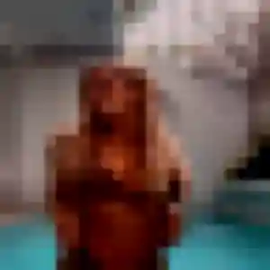 Lamia, 25 ans, connectée à Valbonne pour un rencontre adulte