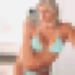 Agnes (22 ans) à Venelles propose un rencontre adulte maintenant