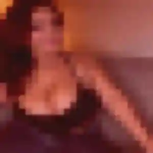 Contacte Violette, 20 ans à Vitré en privé